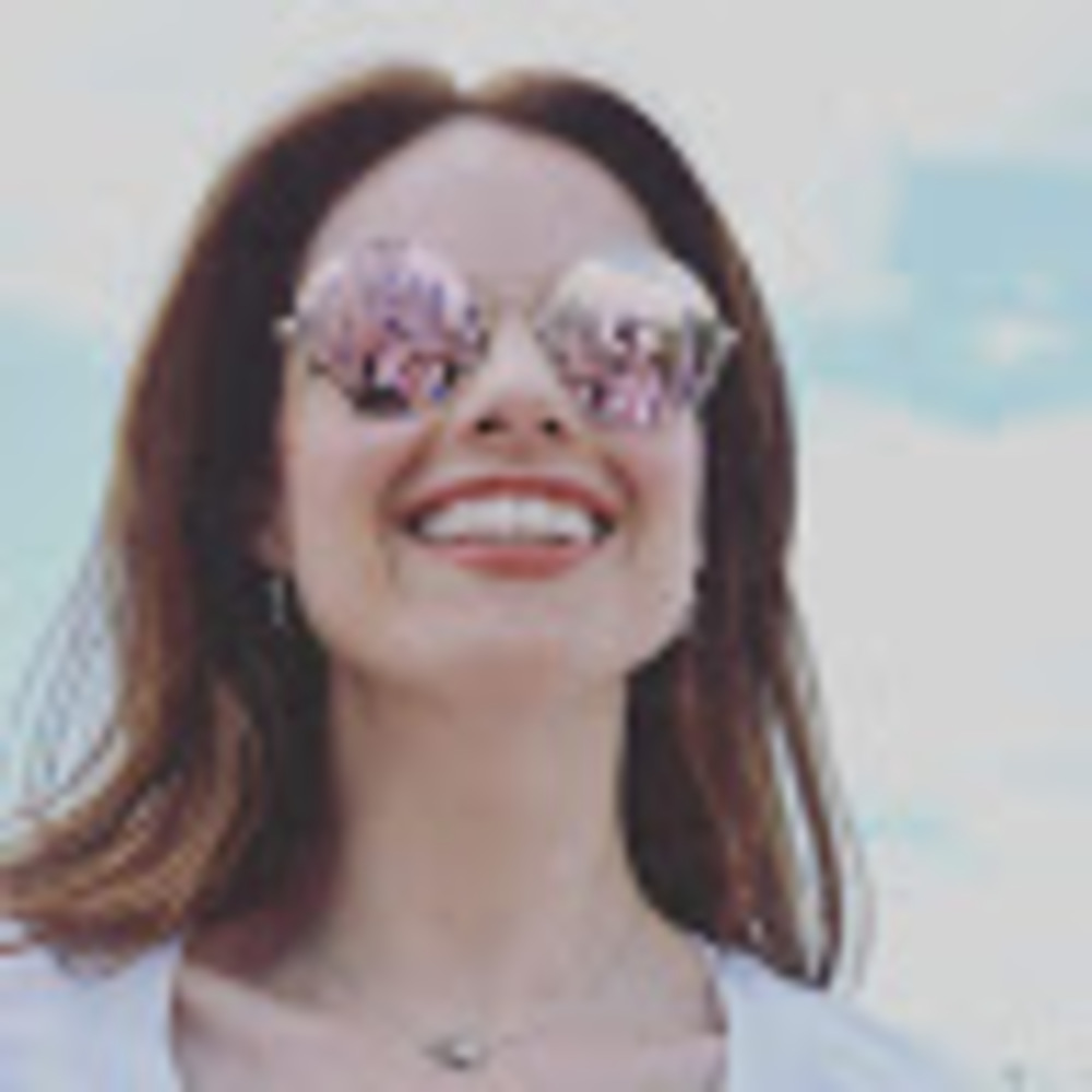 Meet your Posher, Alexis